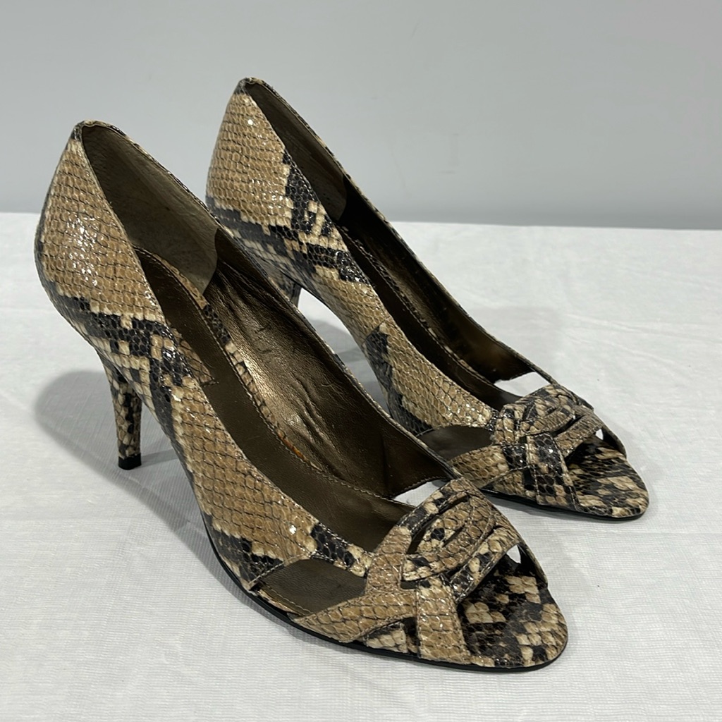 Bandolino Women’s Size 8 Snakeskin Pumps Shoes Peep Toe